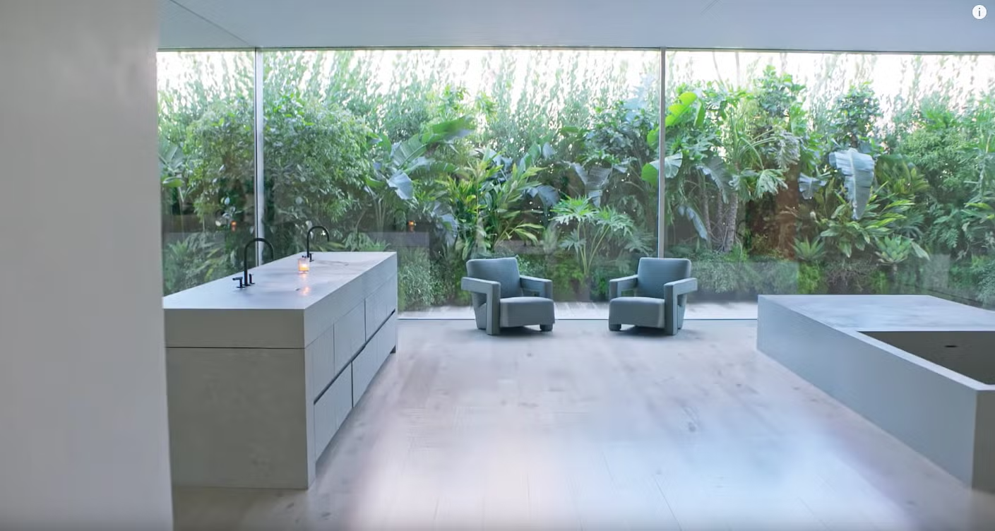 kim kardashian house on fire