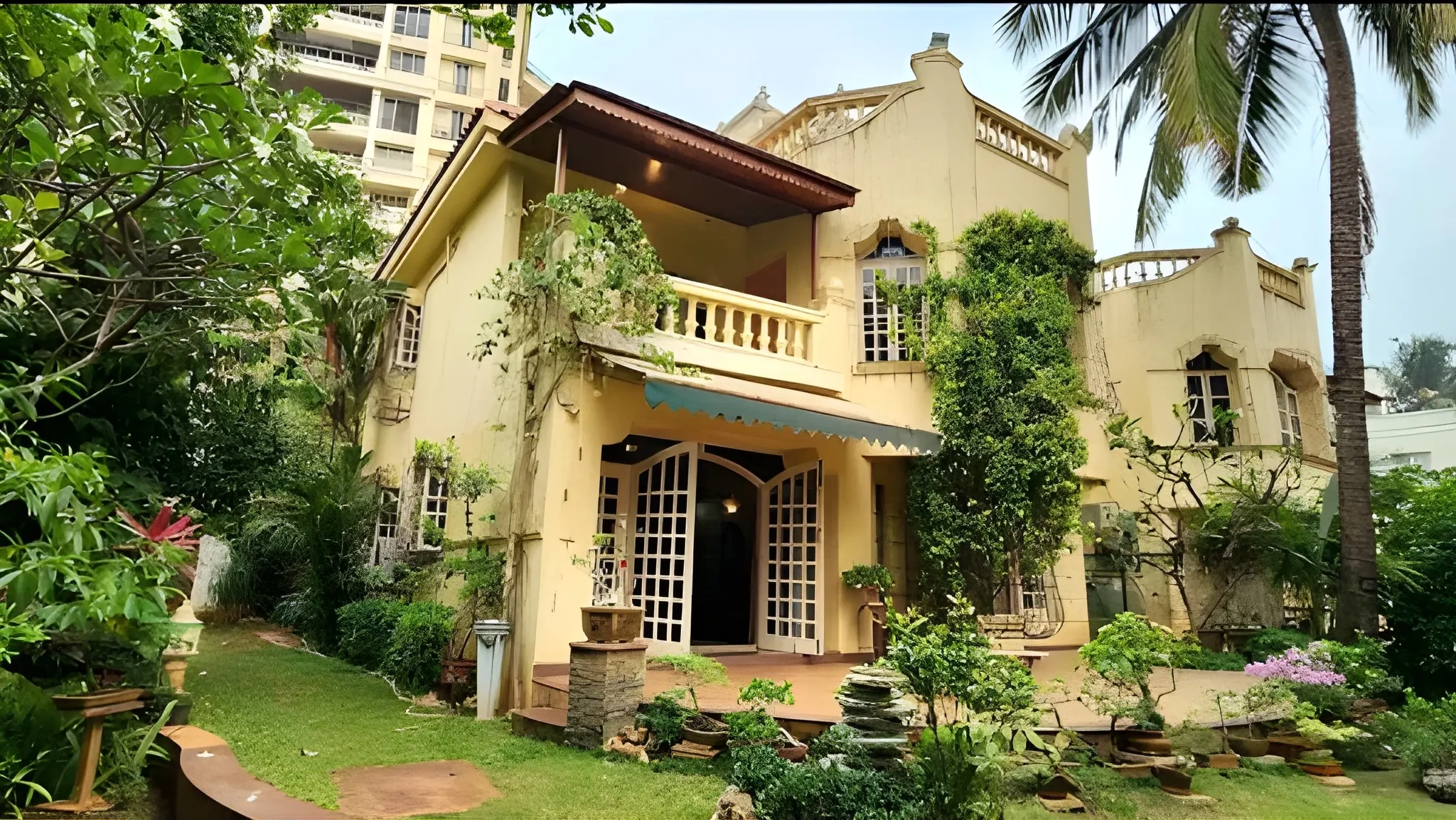 Archana Puran Singh House Exterior Design