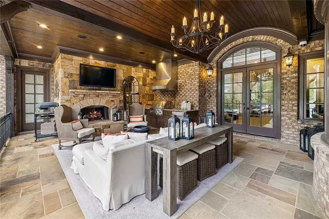 Inside Kim Zolciak House