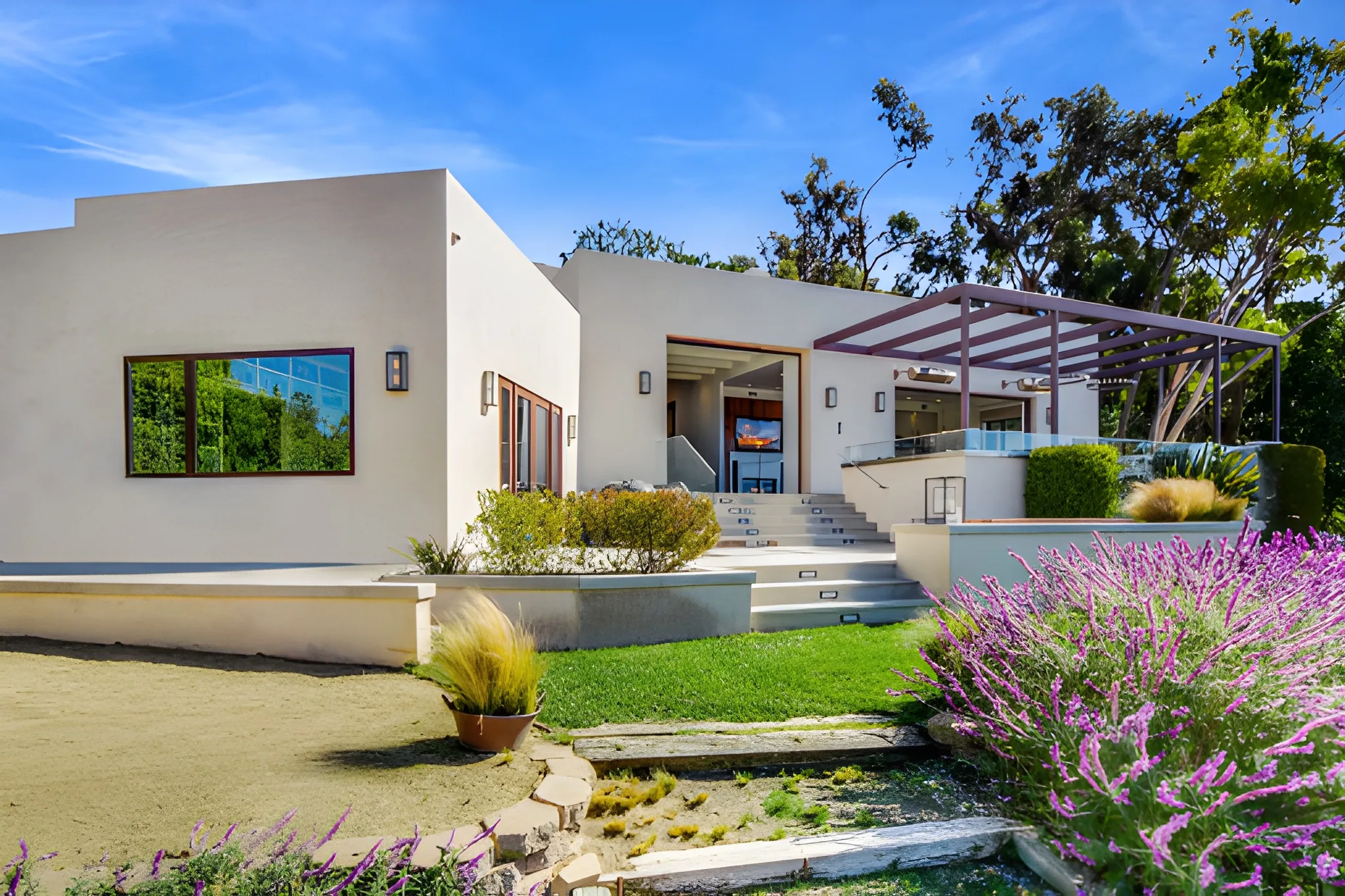 chris hemsworth house byron bay