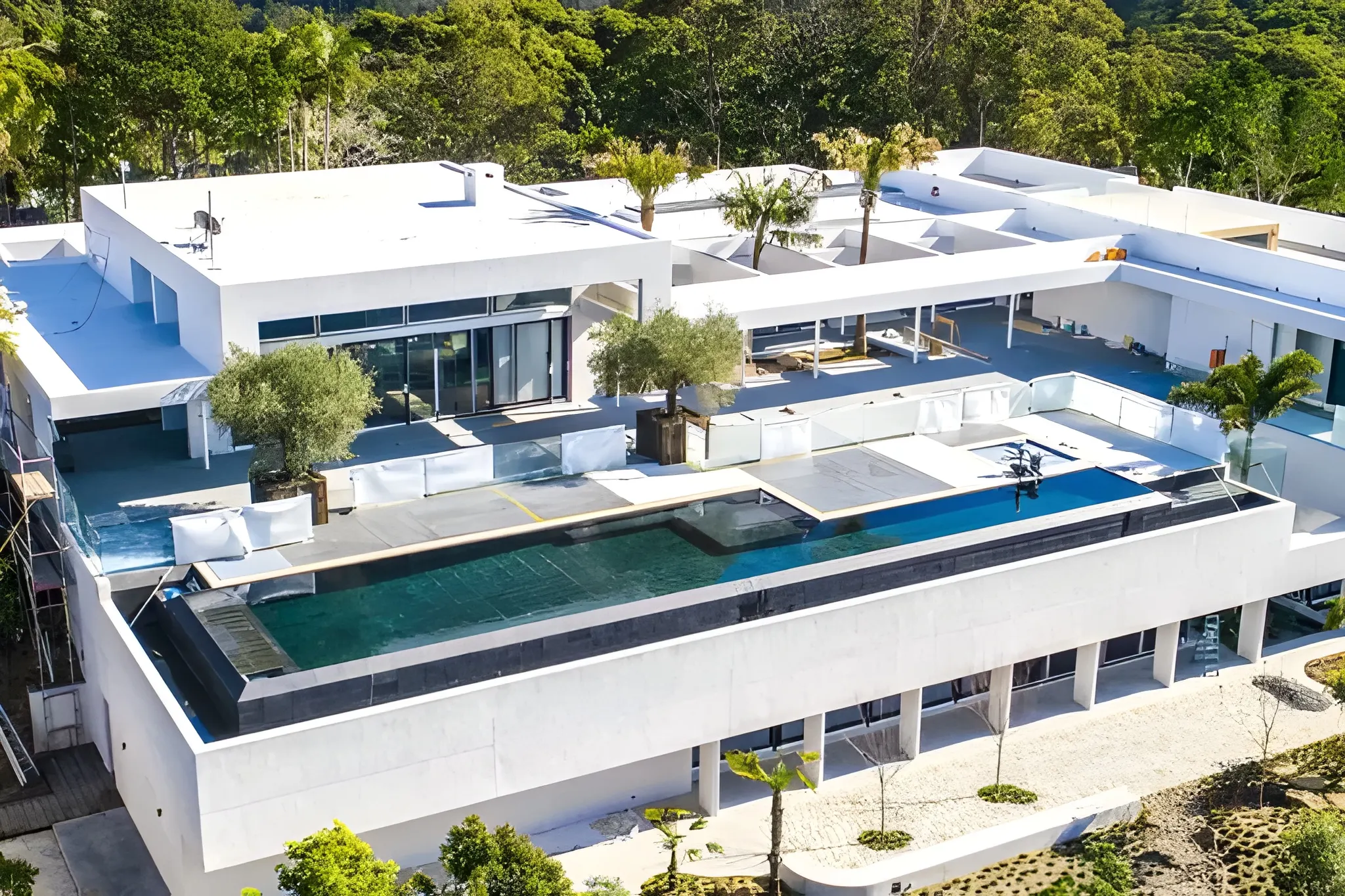 chris hemsworth house byron bay