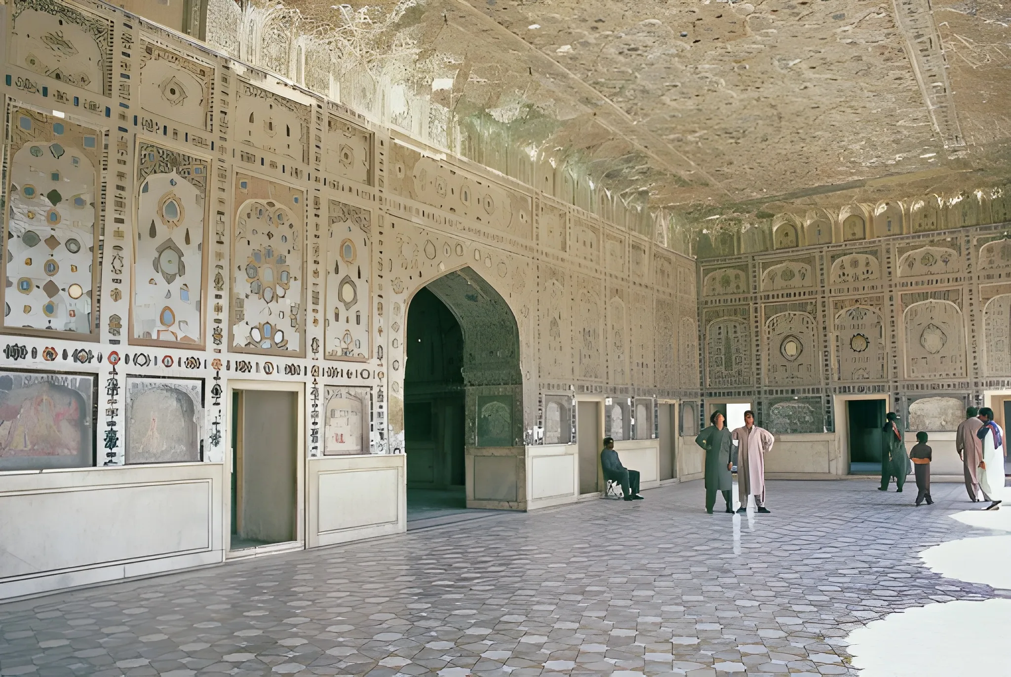 sheesh mahal lahore